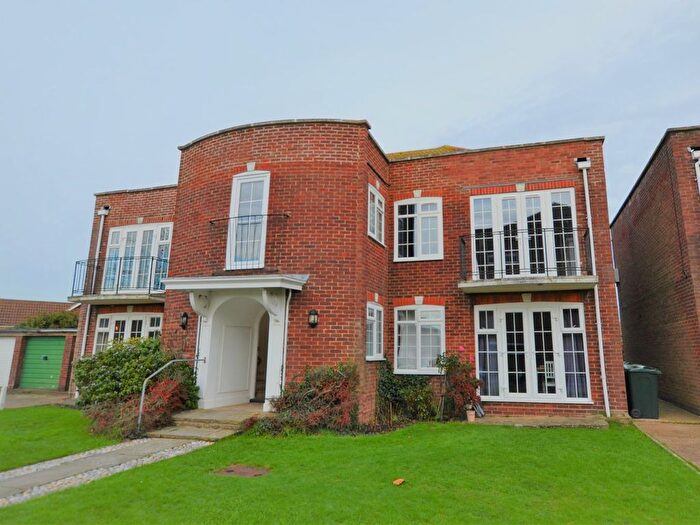2 Bedroom Flat To Rent In Georgian Close, Bexhill-On-Sea, TN40