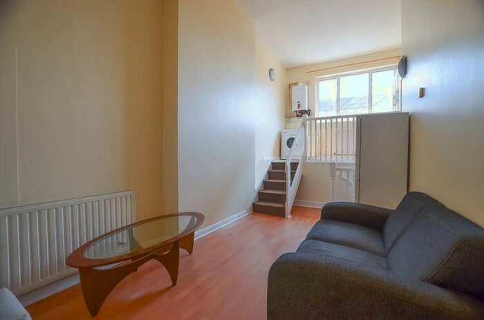 1 Bedroom Flat To Rent In High Road Leytonstone, Leytonstone, E11