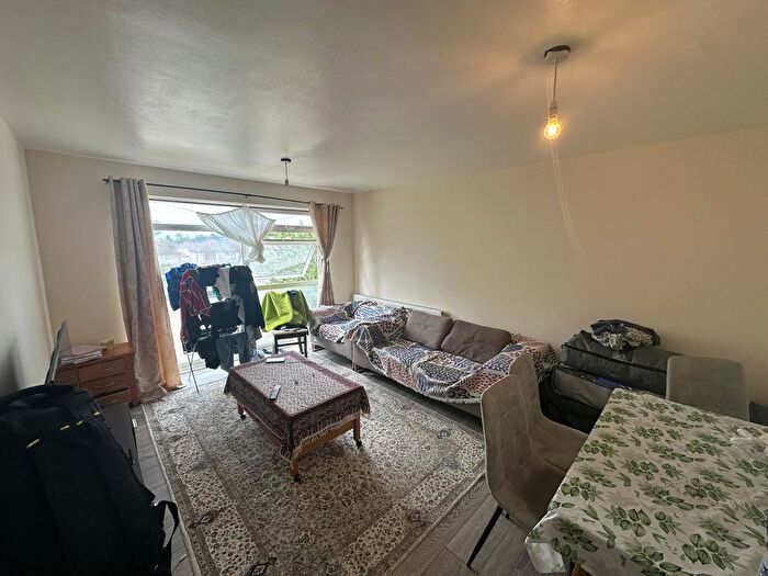 2 Bedroom Flat To Rent In Thanet House, Nags Head Road, Enfield, EN3