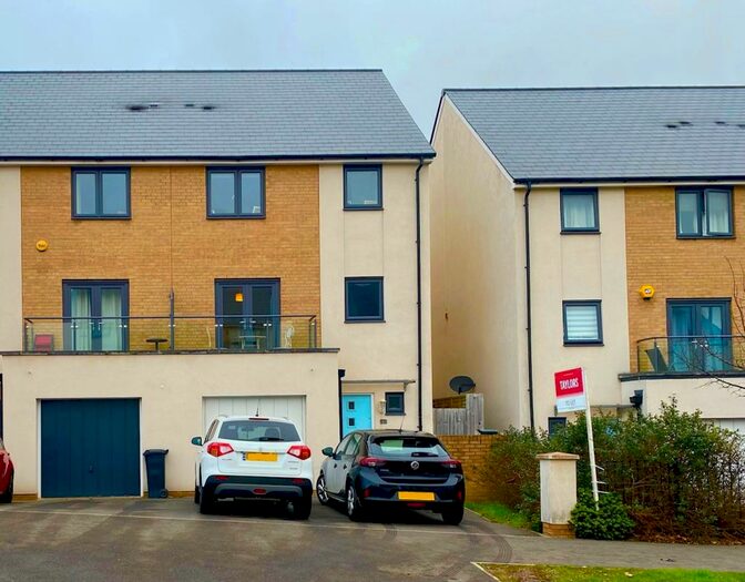 4 Bedroom Semi-Detached House To Rent In Willowherb Road, Lyde Green, BS16