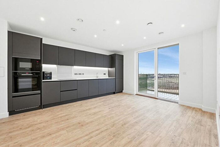 1 Bedroom Apartment To Rent In Lilium Court, Dagenham Green, RM9