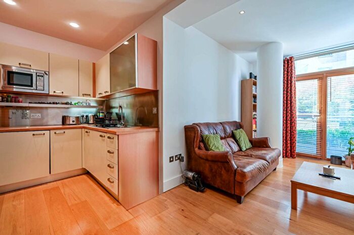 2 Bedroom Flat For Sale In Epsom Road, Guildford, GU1