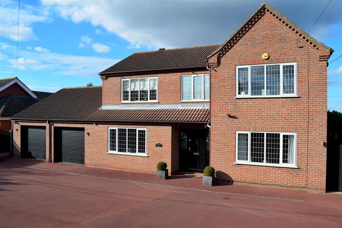 4 Bedroom Detached House For Sale In Melton Road, Wrawby, DN20