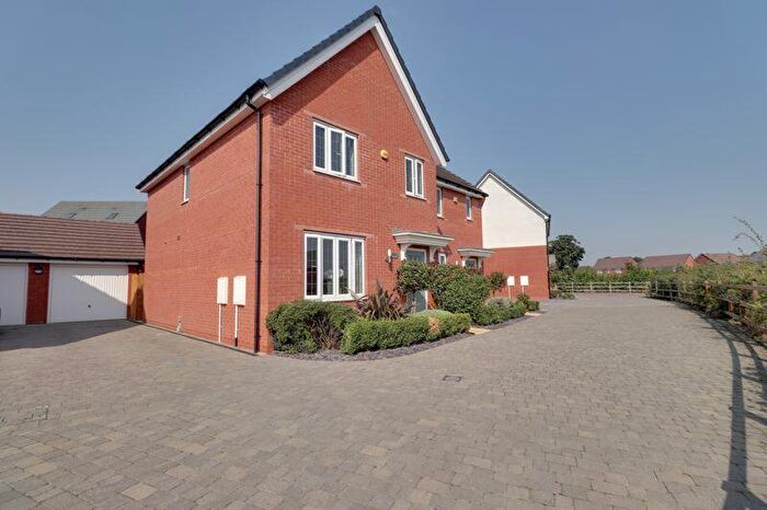 3 Bedroom Semi-Detached House For Sale In Sycamore Way, Penkridge, Stafford, ST19