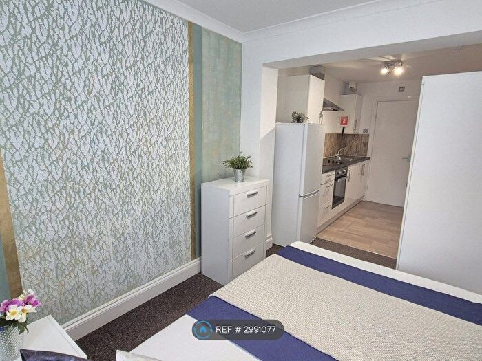 Studio To Rent In Village Way, Pinner, HA5