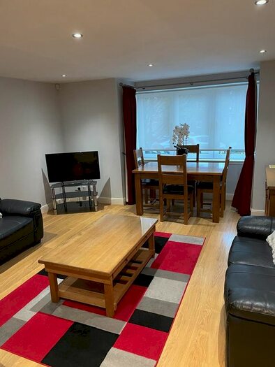 2 Bedroom Flat To Rent In Granton Gardens, Ground Floor Right, AB10