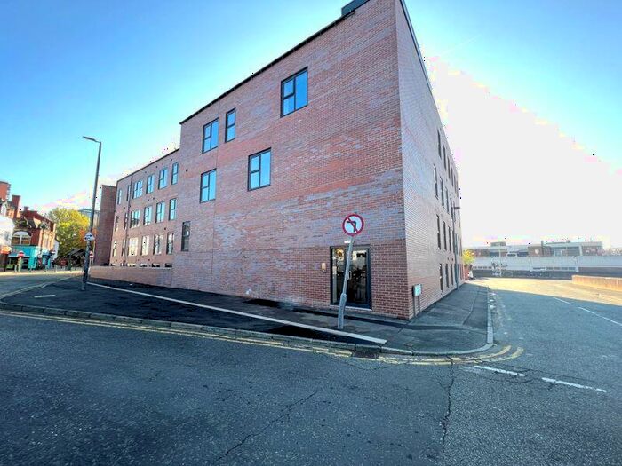 1 Bedroom Flat To Rent In John William Street, Manchester, M30