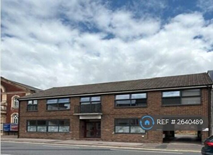 2 Bedroom Flat To Rent In Wilton Road, Salisbury, SP2
