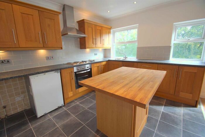 3 Bedroom Flat To Rent In Westfield Terrace, Leeds, LS7