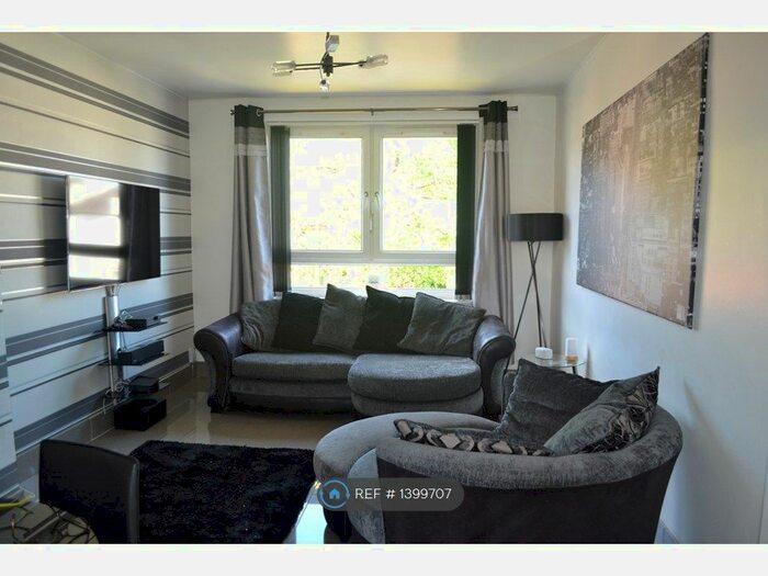 2 Bedroom Flat To Rent In Stenhouse Avenue, Edinburgh, EH11