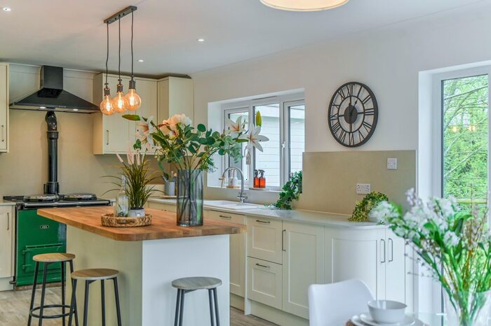 5 Bedroom Detached House For Sale In West Brabourne, Ashford, TN25