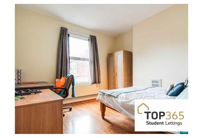 4 Bedroom Semi-Detached House To Rent In **£pppw Excluding Bills** Johnson Road, Nottingham, NG7