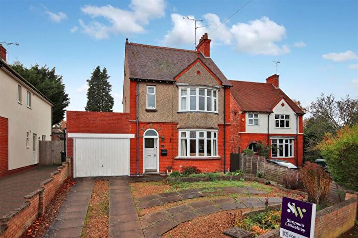 3 Bedroom Detached House For Sale In Wellingborough Road, Rushden, NN10