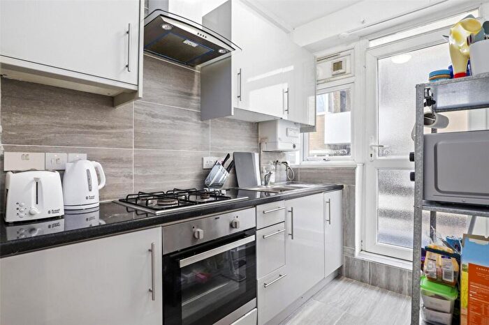 1 Bedroom Flat To Rent In Tower Court, Mackennal Street, NW8