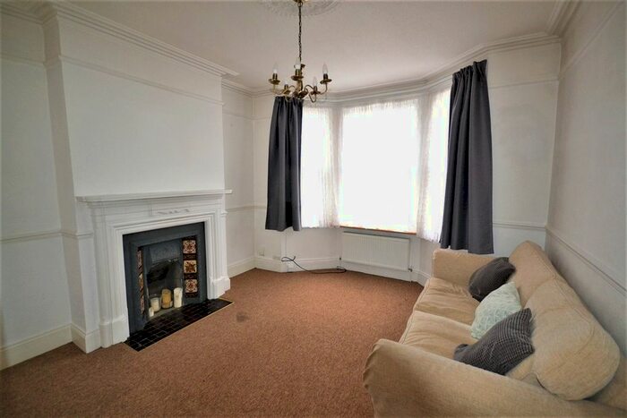 1 Bedroom Flat To Rent In Murray Road, Ealing, London, W5