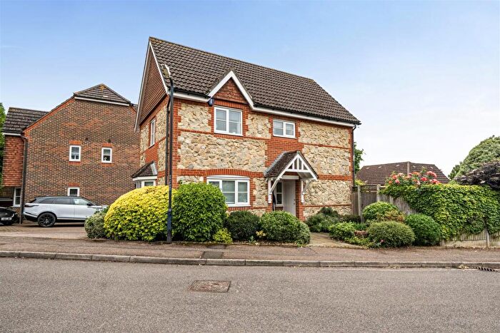 3 Bedroom Semi Detached House For Sale In St. Francis Close, Penenden Heath, Maidstone, ME14