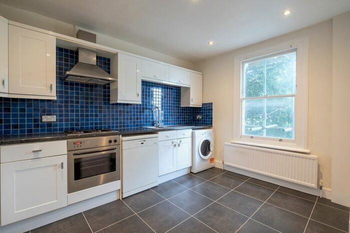 2 Bedroom Flat To Rent In Kempshott Road, London, SW16