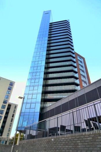 2 Bedroom Flat To Rent In Admirals Quay, Ocean Village, Southampton, SO14