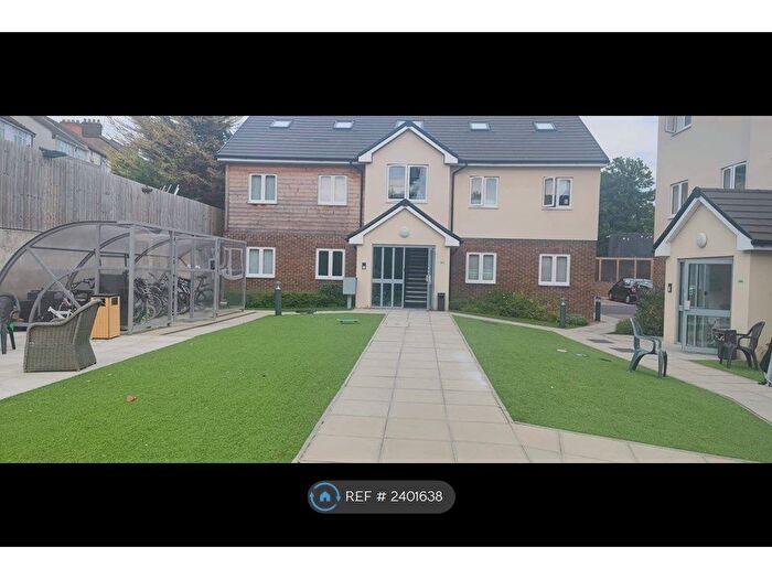 2 Bedroom Flat To Rent In Alice Court, Luton, LU2