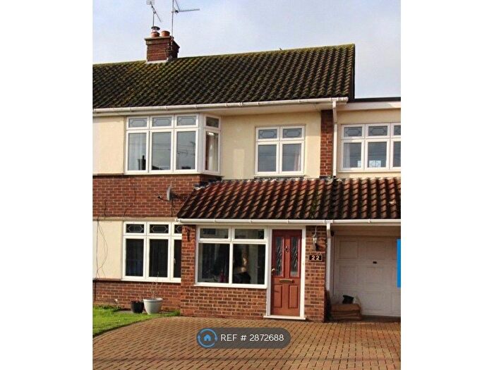 4 Bedroom Semi-Detached House To Rent In The Bramleys, Rochford, SS4