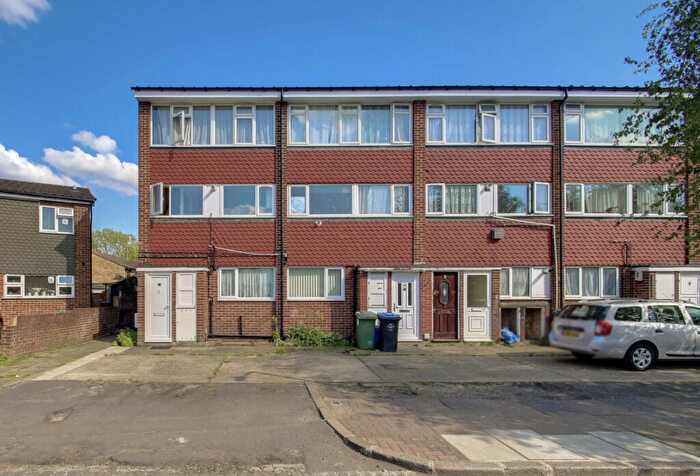 2 Bedroom Maisonette For Sale In Maybank Avenue, Wembley, Middlesex, HA0