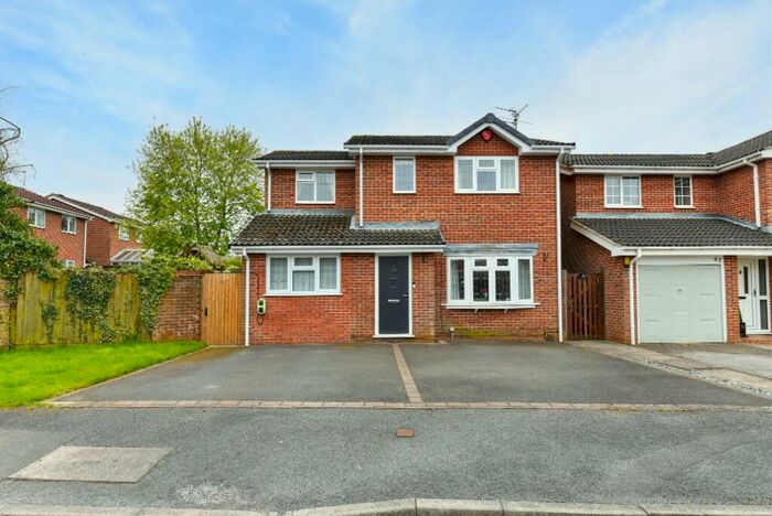 4 Bedroom Detached House For Sale In Bolingey Way, Hucknall, NG15