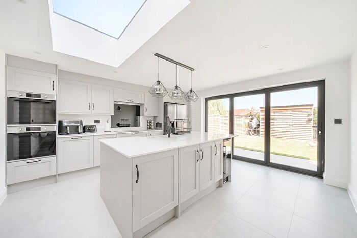 3 Bedroom Detached House For Sale In Hillbrow Close, Wood Street Village, GU3