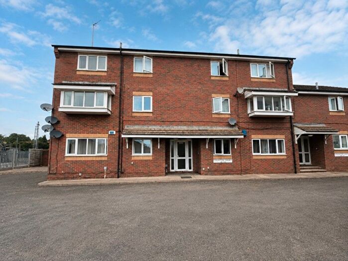 2 Bedroom Flat For Sale In Flat, Countess Court, Countess Road, Northampton, Northamptonshire, NN5