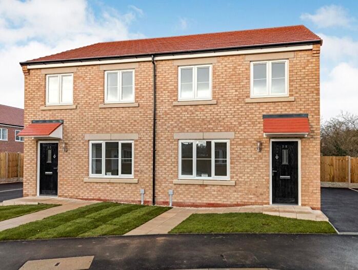 3 Bedroom Semi-Detached House For Sale In Well Hill Drive, Harworth, Doncaster, DN11