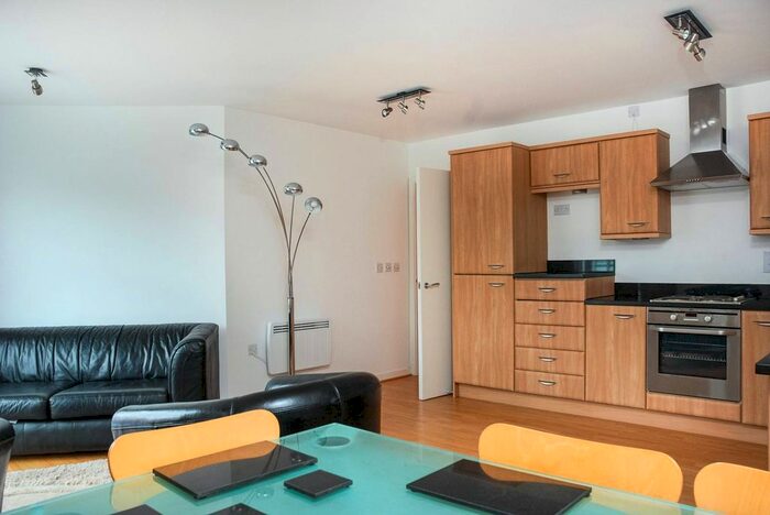 2 Bedroom Flat To Rent In London Road, Kingston, Kingston Upon Thames, KT2