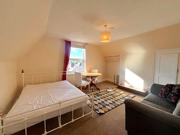 Studio To Rent In Woodbridge Road, Guildford, GU1