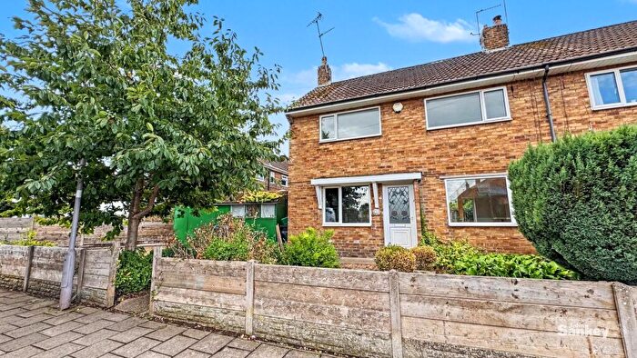 3 Bedroom Semi-Detached House For Sale In Robin Hood Avenue, Warsop, NG20