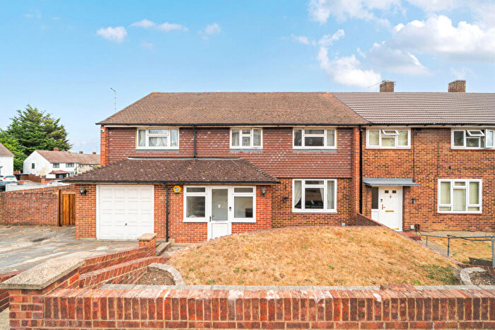 4 Bedroom End Of Terrace House For Sale In Longbury Drive, Orpington, BR5