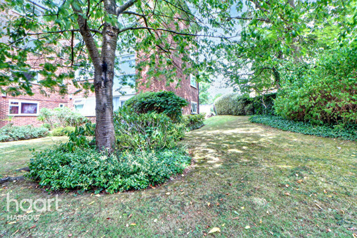 2 Bedroom Flat For Sale In Aran Drive, Stanmore, HA7