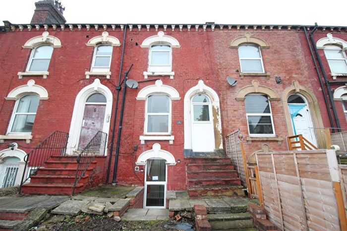 2 Bedroom Apartment To Rent In Southfield Mount, Armley, Leeds, LS12