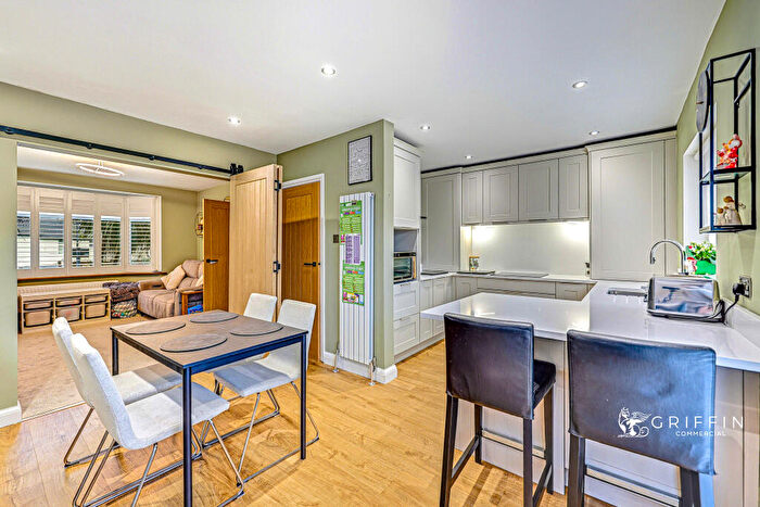 4 Bedroom Semi-Detached House For Sale In Milton Road, Grays, RM17