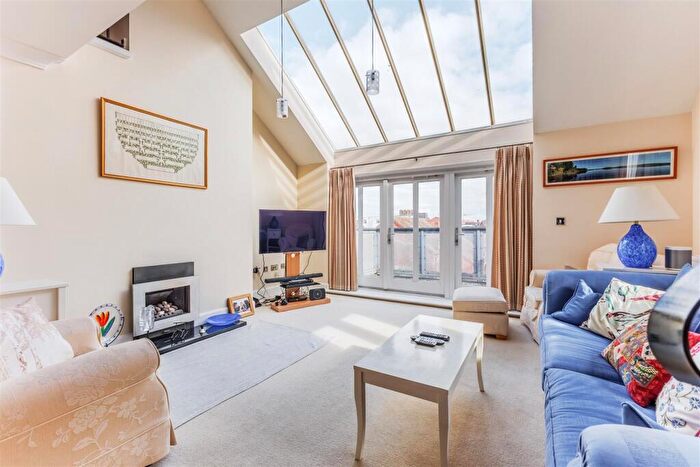 3 Bedroom Penthouse For Sale In Mansell Street, Stratford-Upon-Avon, CV37