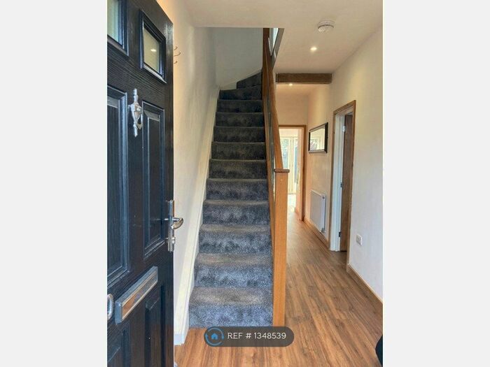 3 Bedroom Terraced House To Rent In Hilary Road, London, W12