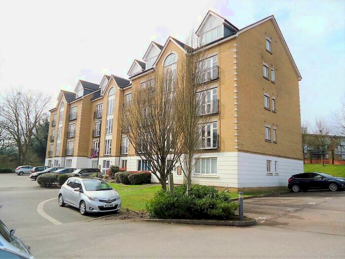 2 Bedroom Flat To Rent In Beverley Mews, Three Bridges, RH10