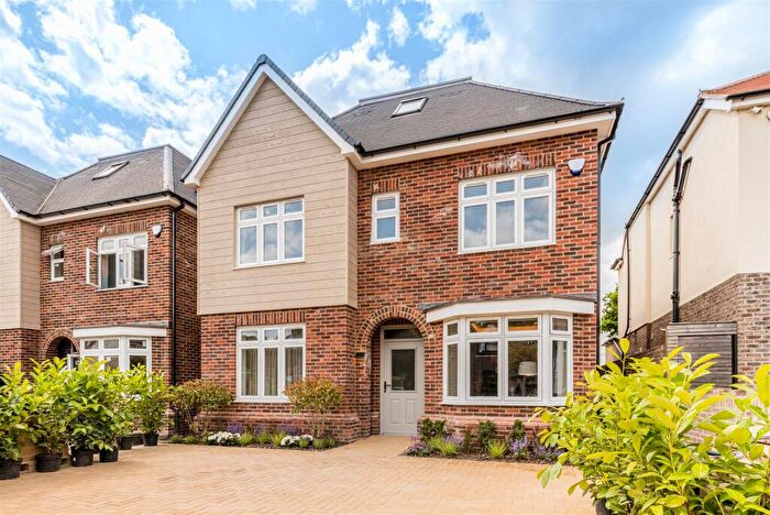 5 Bedroom House For Sale In Chase View Spring Court Road, Enfield, EN2