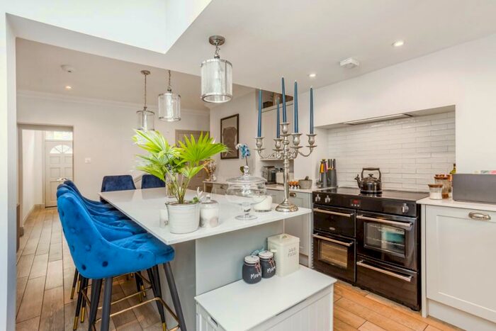 3 Bedroom Terraced House To Rent In Station Road Marlow, SL7