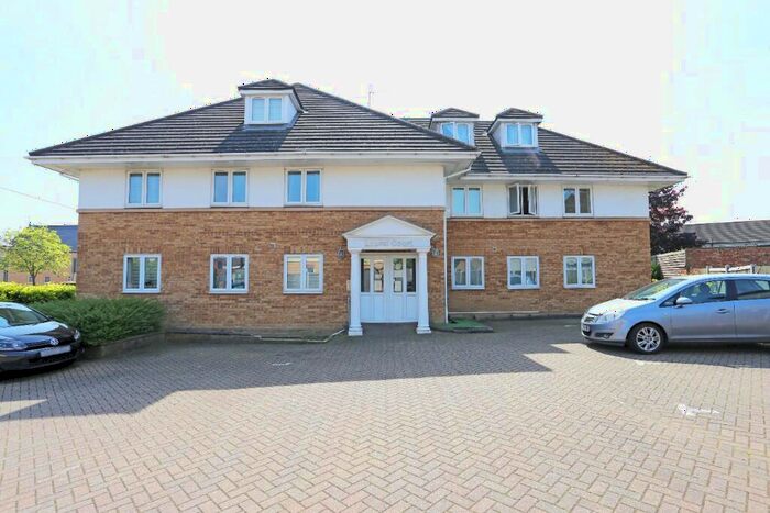 2 Bedroom Flat To Rent In New Road, Rainham, Havering, London, RM13