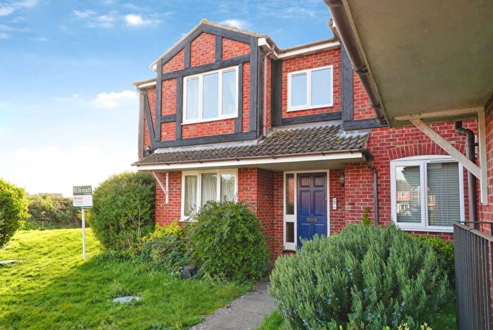 1 Bedroom Flat For Sale In Attwood Close, Cheltenham, Gloucestershire, GL51