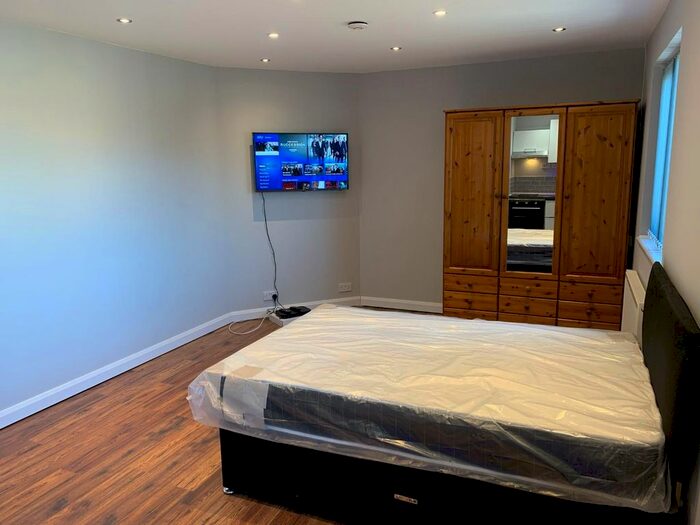 1 Bedroom Studio To Rent In Holbrook Lane, Coventry, CV6