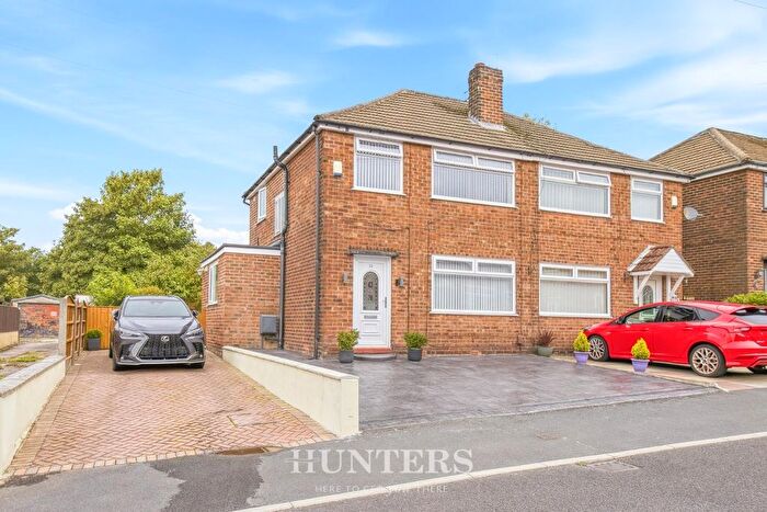 3 Bedroom Semi-Detached House For Sale In Hillside Drive, Middleton, M24