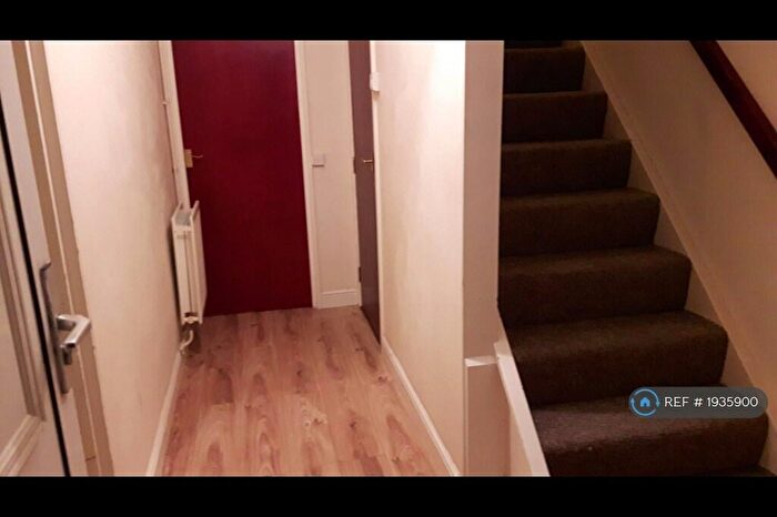 6 Bedroom Semi-Detached House To Rent In Halcot Avenue, Bexleyheath, DA6