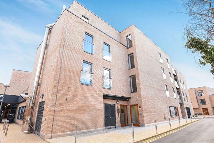 2 Bedroom Flat To Rent In Vinery Way, London, W6