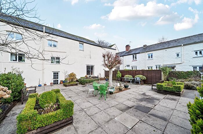 2 Bedroom Flat For Sale In High Street, Dulverton, Somerset, TA22
