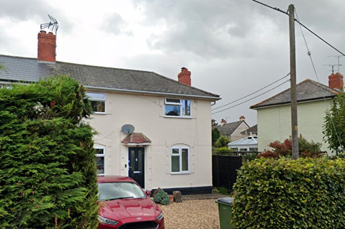 3 Bedroom Semi-Detached House For Sale In The Crescent, Pewsey, SN9