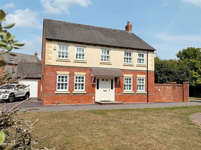 4 Bedroom Detached House For Sale In Deadmans Lane, Newbury, RG19
